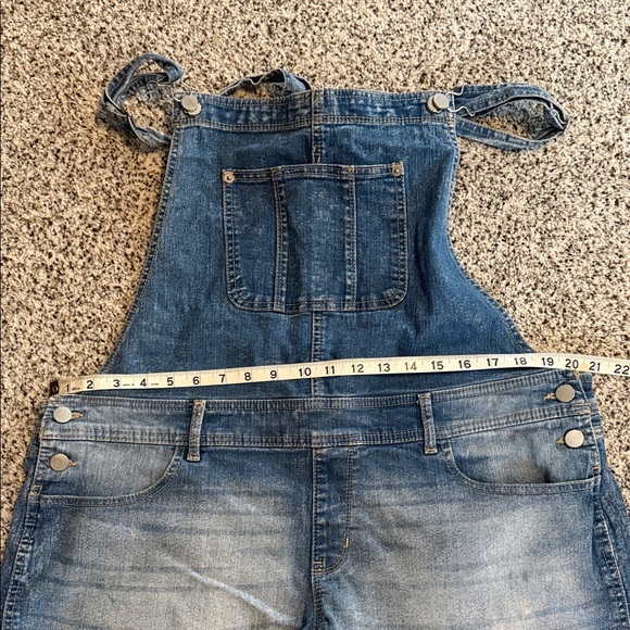 No Boundaries Blue Jean Shorts Overalls - Picture 4 of 5